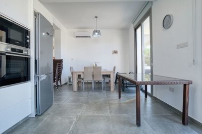 Detached Villa For Sale  in  Peyia - Sea Caves
