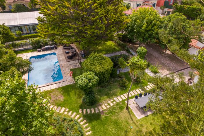 Image No.6-15 Bed Hotel for sale