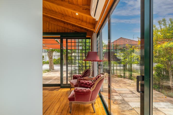 Image No.9-15 Bed Hotel for sale