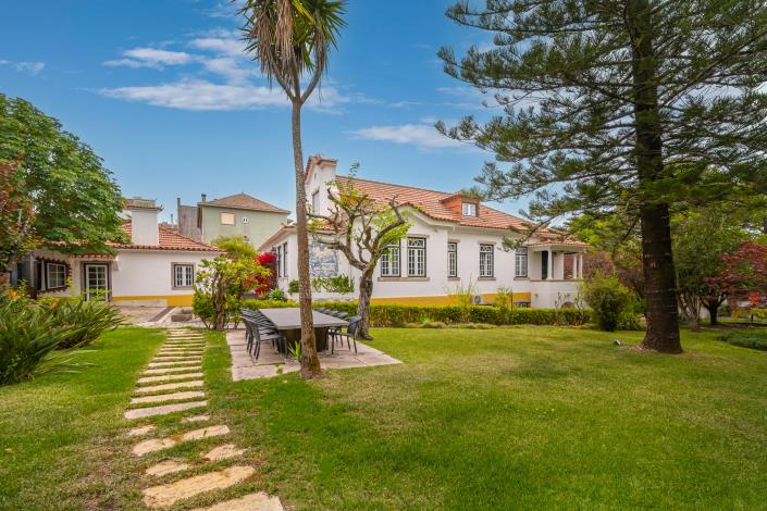 Image No.38-15 Bed Hotel for sale