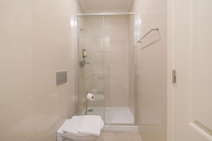 Image No.60-15 Bed Hotel for sale