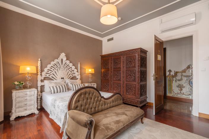 Image No.31-15 Bed Hotel for sale