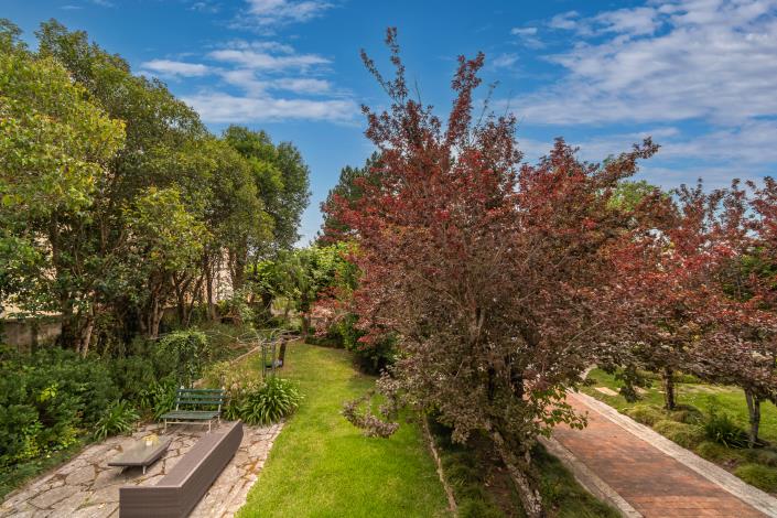 Image No.20-15 Bed Hotel for sale