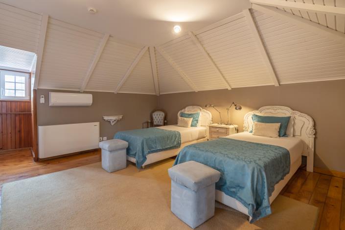 Image No.19-15 Bed Hotel for sale