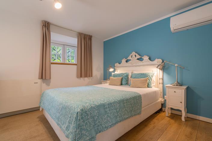 Image No.50-15 Bed Hotel for sale