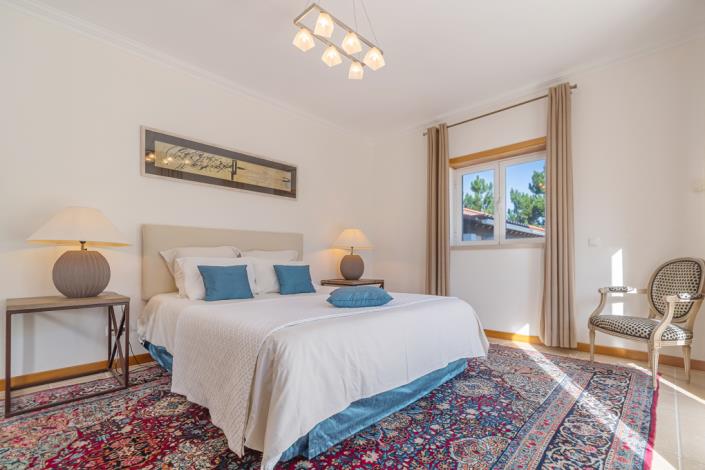 Image No.22-4 Bed Villa / Detached for sale