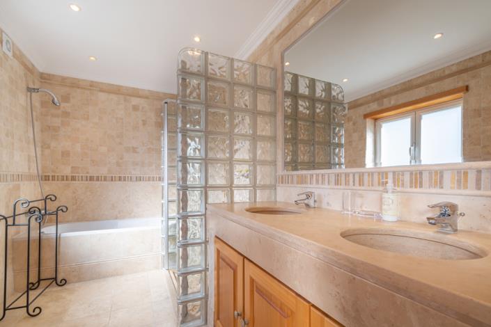 Image No.25-4 Bed Villa / Detached for sale