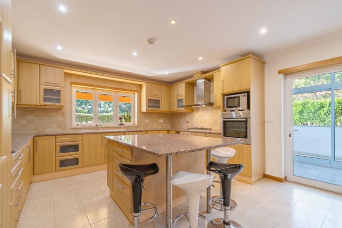 Image No.17-4 Bed Villa / Detached for sale