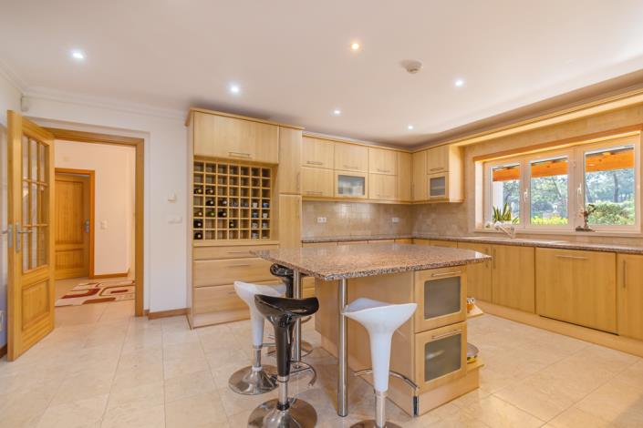 Image No.16-4 Bed Villa / Detached for sale