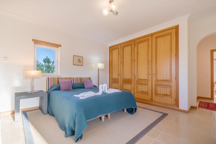 Image No.27-4 Bed Villa / Detached for sale