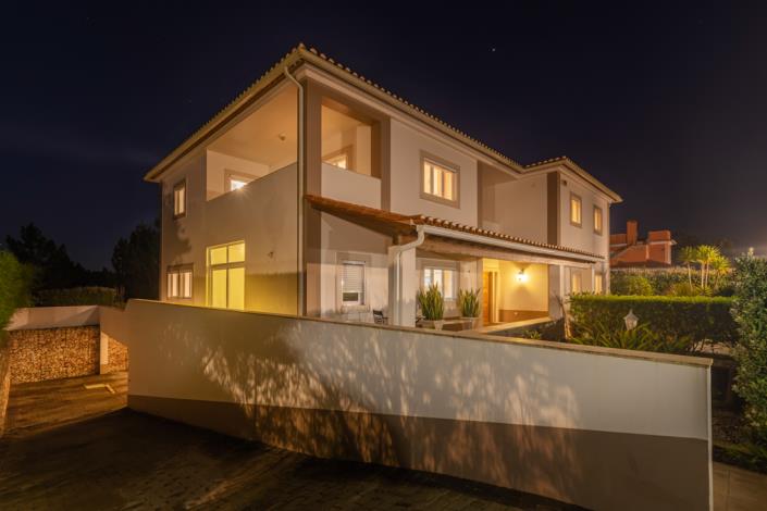 Image No.46-4 Bed Villa / Detached for sale