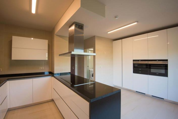 Image No.9-3 Bed Apartment for sale