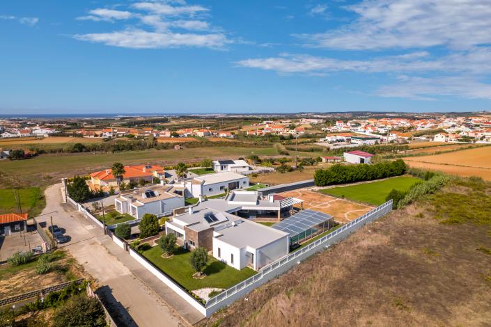 Image No.4-4 Bed House for sale