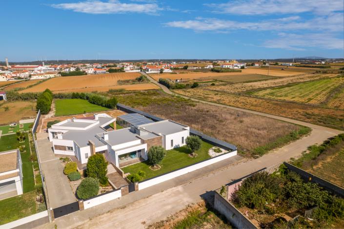 Image No.9-4 Bed House for sale