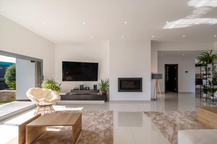 Image No.12-4 Bed House for sale