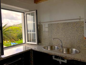 Kitchen-with-view