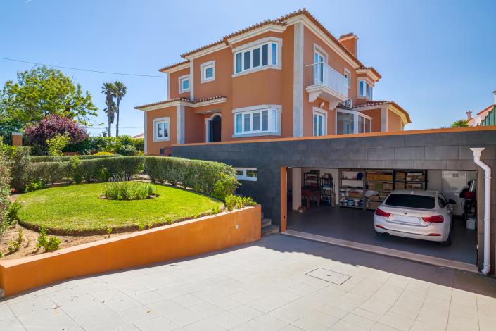 Image No.6-5 Bed House for sale