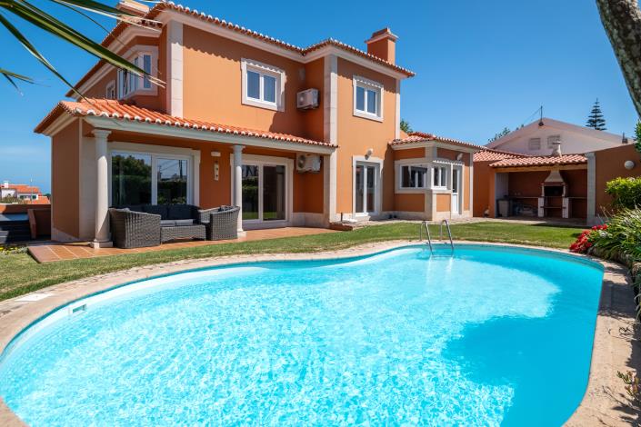 Image No.8-5 Bed House for sale