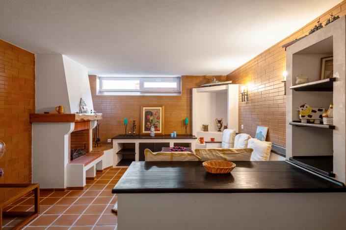 Image No.32-5 Bed House for sale