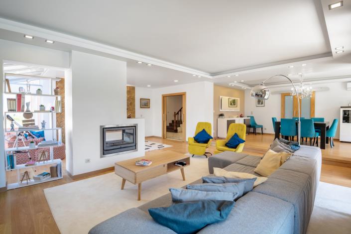 Image No.12-5 Bed House for sale