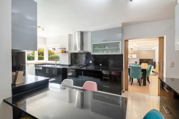 Image No.20-5 Bed House for sale