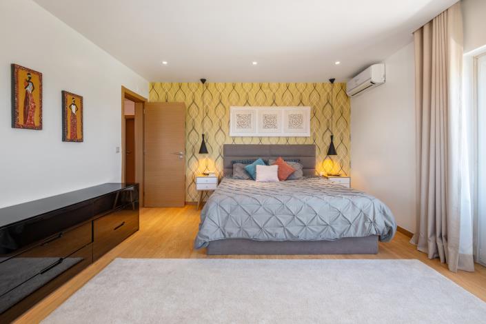 Image No.26-5 Bed House for sale