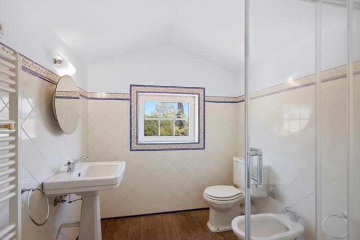 Image No.8-6 Bed Villa for sale