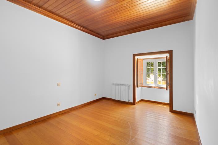 Image No.10-6 Bed Villa for sale