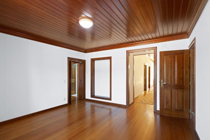 Image No.15-6 Bed Villa for sale