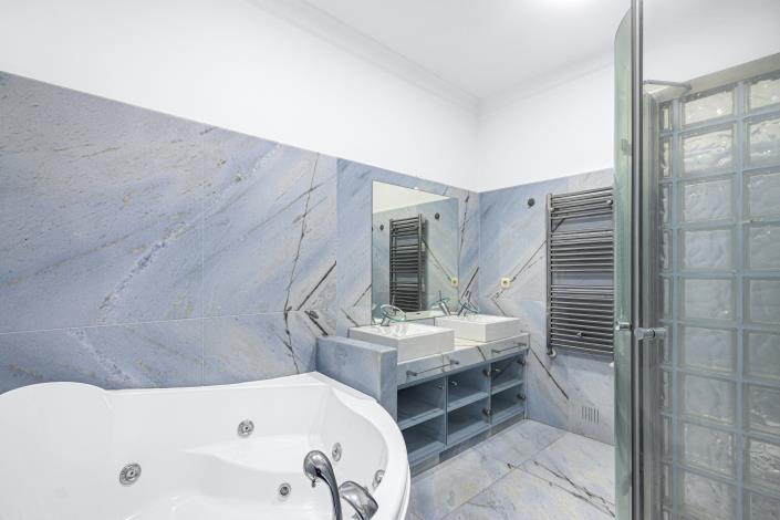 Image No.17-6 Bed Villa for sale