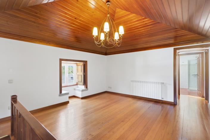 Image No.20-6 Bed Villa for sale