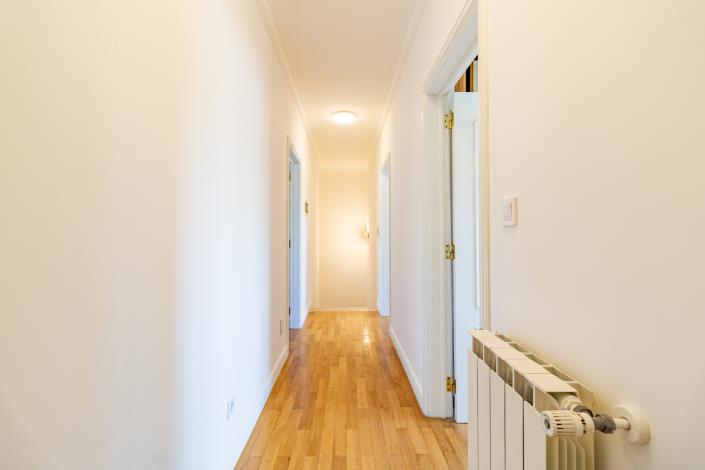 Image No.10-4 Bed House for sale