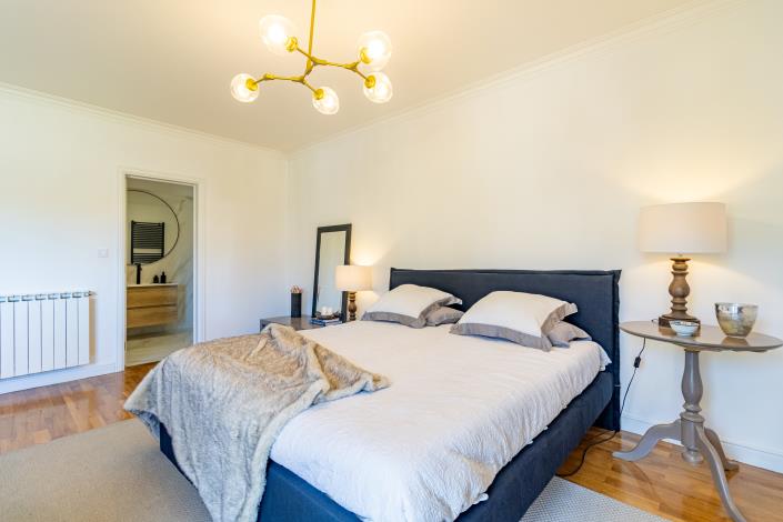 Image No.19-4 Bed House for sale