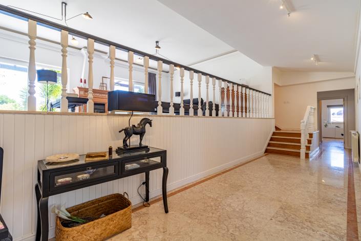 Image No.6-4 Bed House for sale