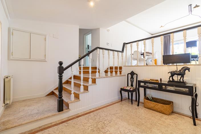 Image No.7-4 Bed House for sale