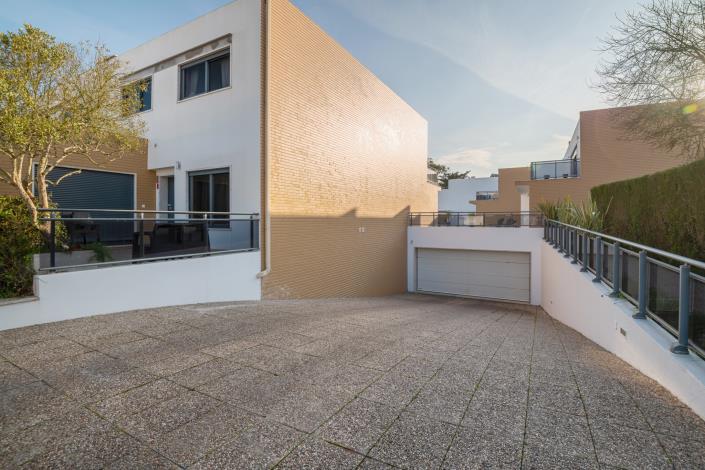 Image No.25-4 Bed Villa / Detached for sale