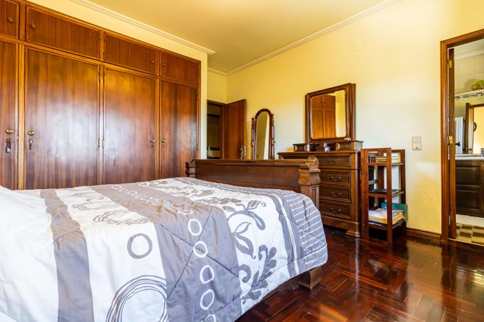 Image No.16-5 Bed Country House for sale