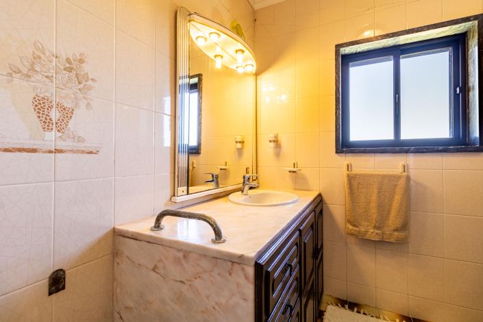 Image No.17-5 Bed Country House for sale