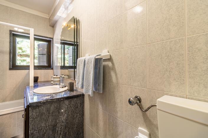 Image No.23-5 Bed Country House for sale