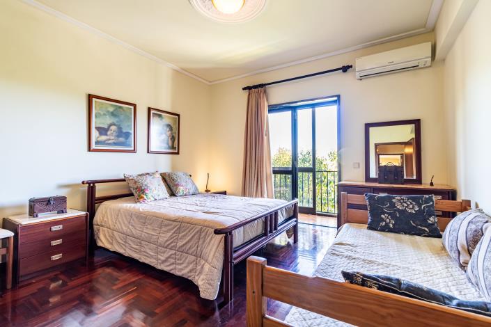 Image No.25-5 Bed Country House for sale