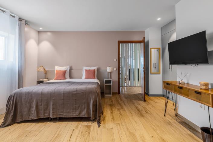 Image No.25-10 Bed Villa / Detached for sale