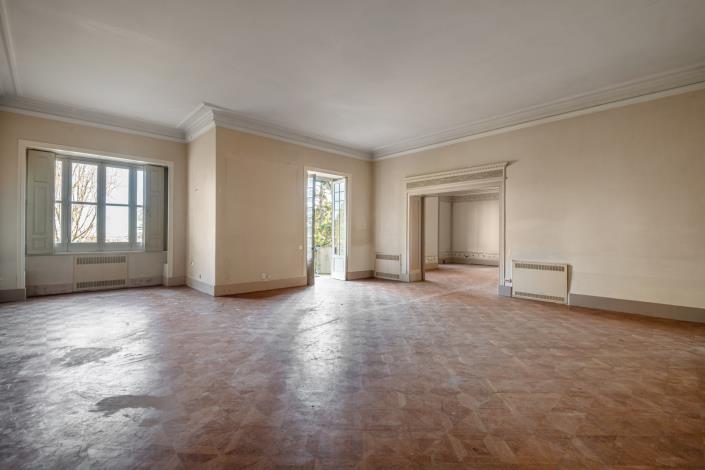 Image No.13-32 Bed Mansion for sale