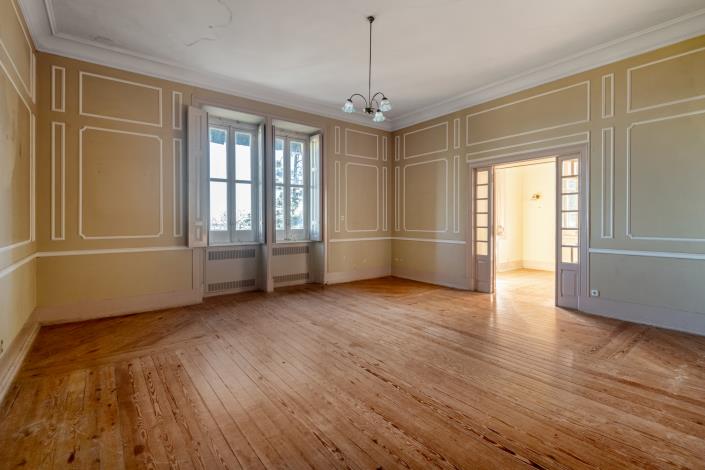 Image No.22-32 Bed Mansion for sale