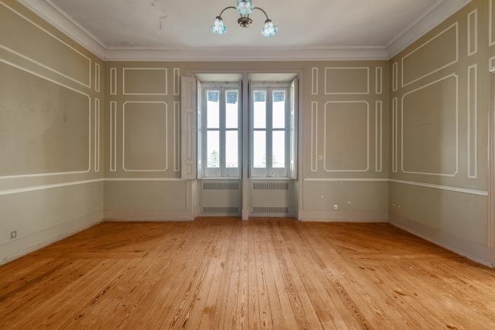 Image No.21-32 Bed Mansion for sale