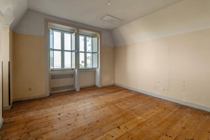 Image No.24-32 Bed Mansion for sale