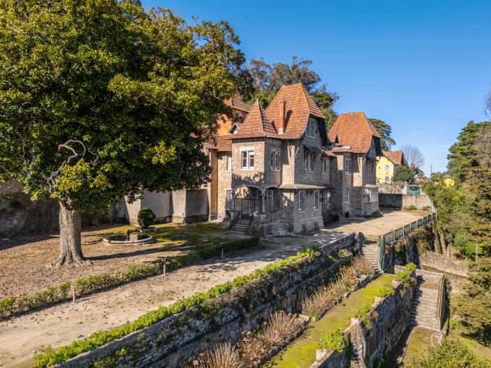 Image No.3-32 Bed Mansion for sale