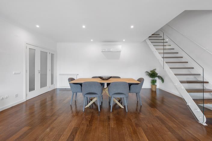 Image No.12-3 Bed Apartment for sale