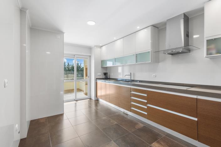 Image No.15-3 Bed Apartment for sale