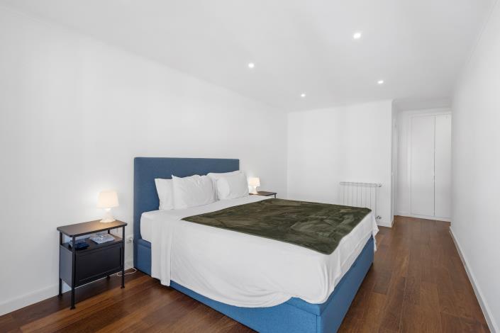 Image No.21-3 Bed Apartment for sale