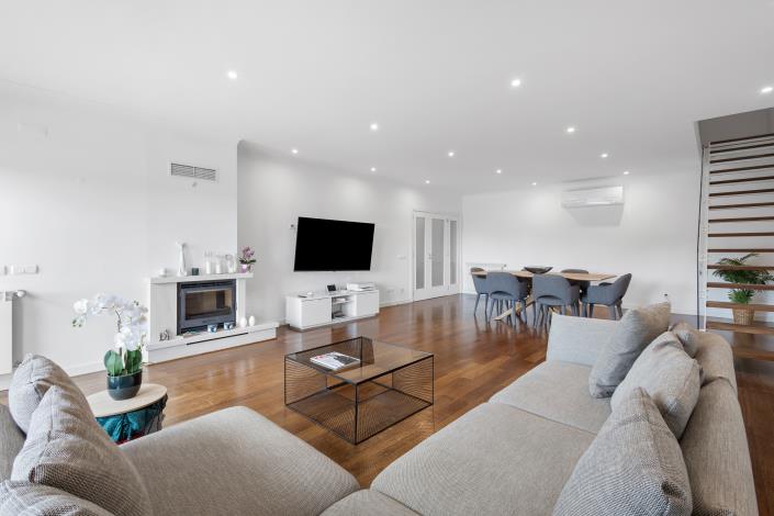 Image No.10-3 Bed Apartment for sale